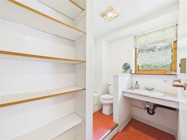 29 Oak Road, South Kingstown, RI 02879