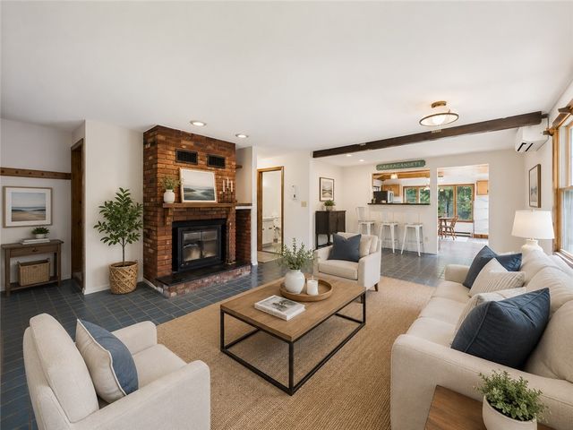 29 Oak Road, South Kingstown, RI 02879