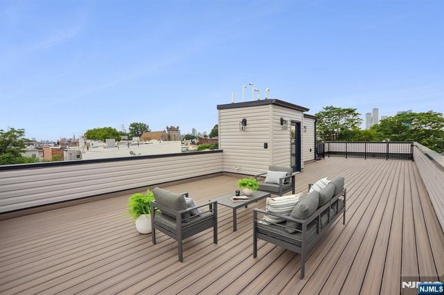 78 Zabriskie Street 3, Jersey City, NJ 07307