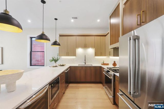 78 Zabriskie Street 3, Jersey City, NJ 07307