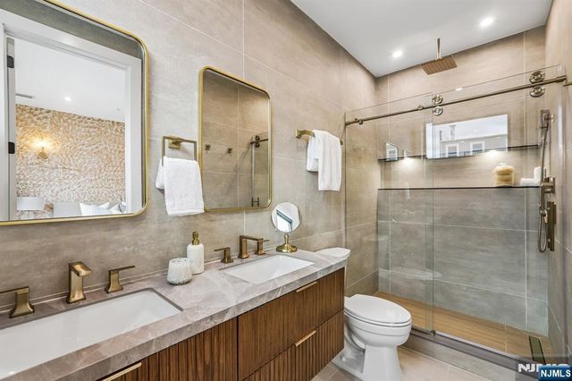 78 Zabriskie Street 3, Jersey City, NJ 07307