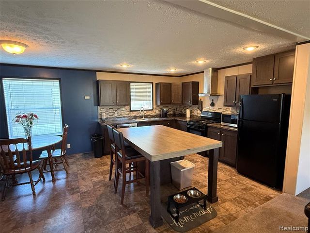 1101 Forest Lane, Columbus, MI 48063