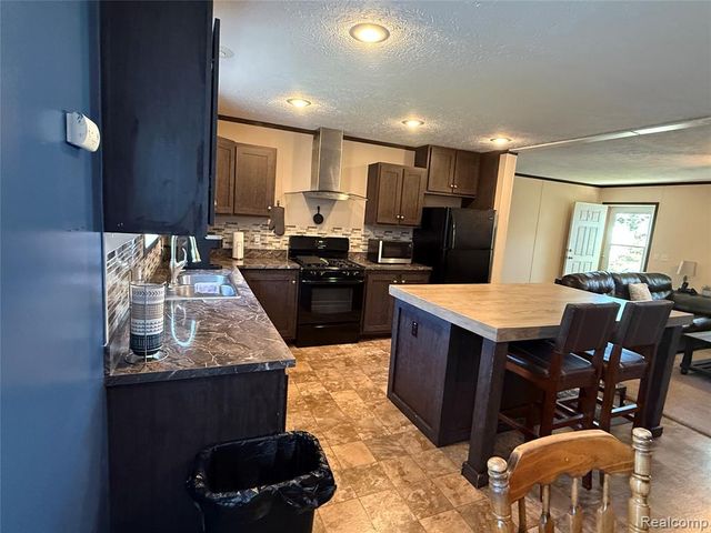 1101 Forest Lane, Columbus, MI 48063