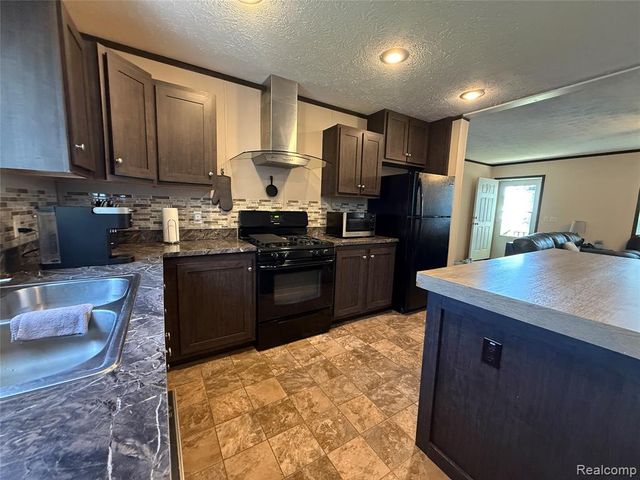 1101 Forest Lane, Columbus, MI 48063