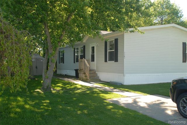 1101 Forest Lane, Columbus, MI 48063