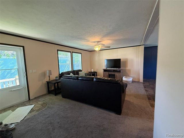 1101 Forest Lane, Columbus, MI 48063