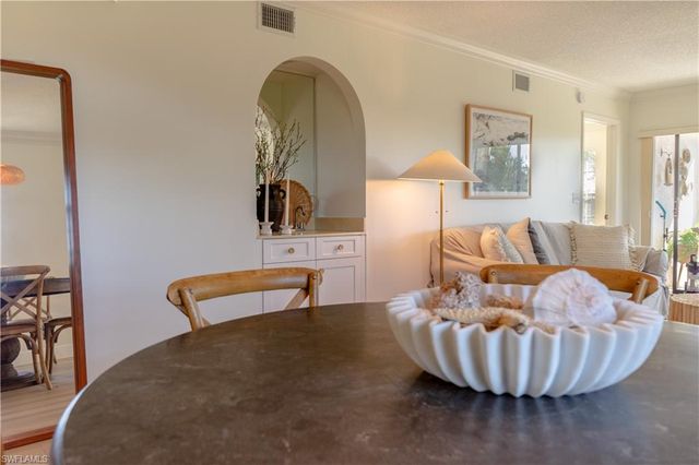 265 Deerwood CIR 10, Naples, FL 34113