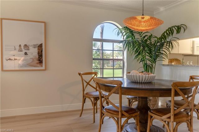 265 Deerwood CIR 10, Naples, FL 34113