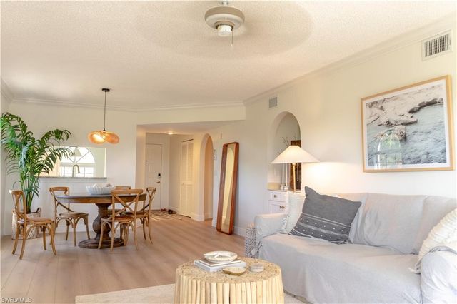 265 Deerwood CIR 10, Naples, FL 34113