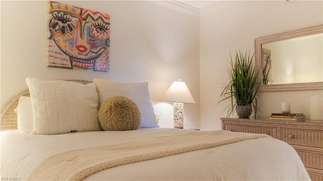 265 Deerwood CIR 10, Naples, FL 34113