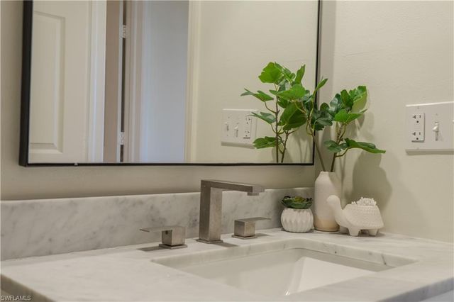 265 Deerwood CIR 10, Naples, FL 34113