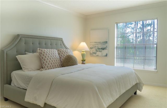 265 Deerwood CIR 10, Naples, FL 34113