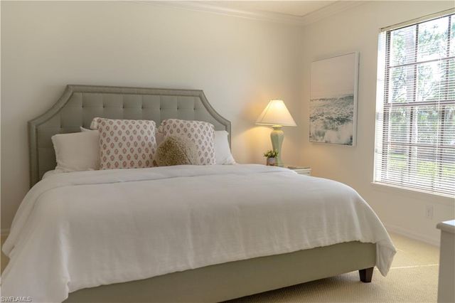 265 Deerwood CIR 10, Naples, FL 34113