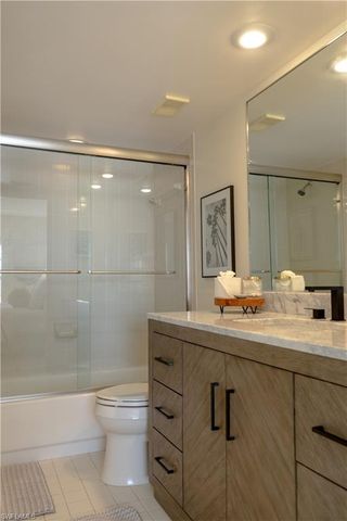 265 Deerwood CIR 10, Naples, FL 34113