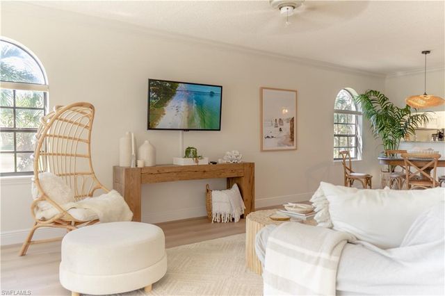 265 Deerwood CIR 10, Naples, FL 34113