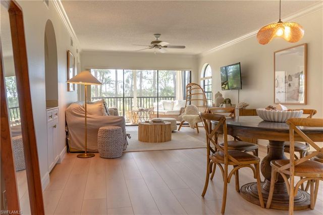 265 Deerwood CIR 10, Naples, FL 34113