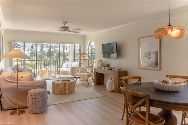 265 Deerwood CIR 10, Naples, FL 34113