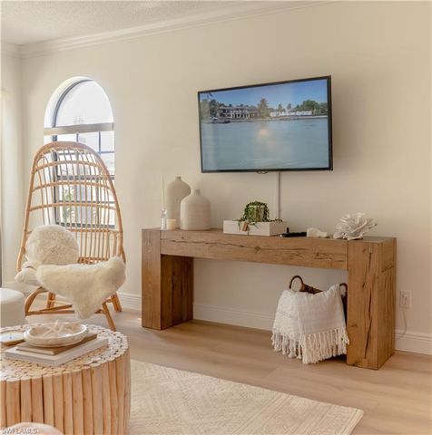 265 Deerwood CIR 10, Naples, FL 34113