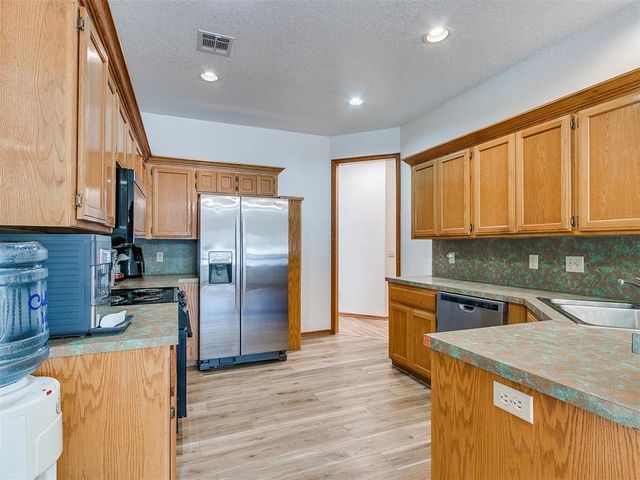 12916 Oak Hill Drive, Piedmont, OK 73078