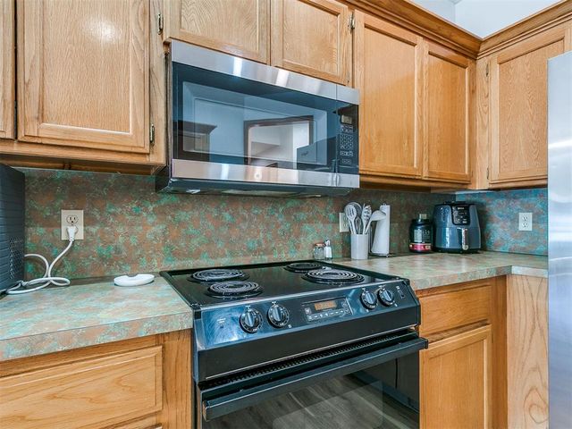 12916 Oak Hill Drive, Piedmont, OK 73078