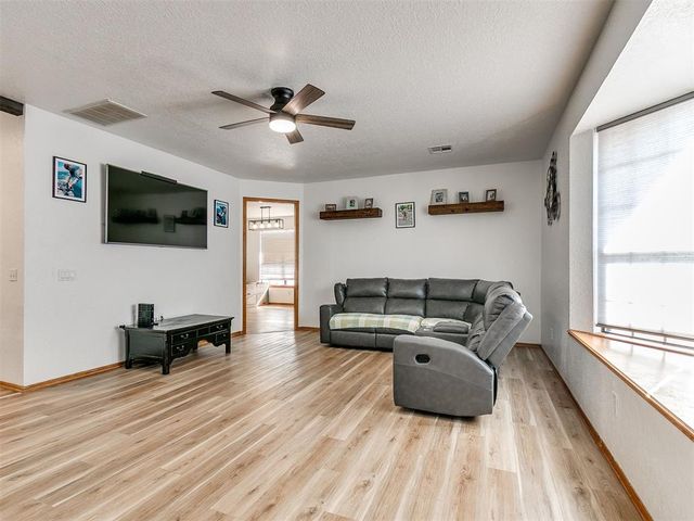 12916 Oak Hill Drive, Piedmont, OK 73078