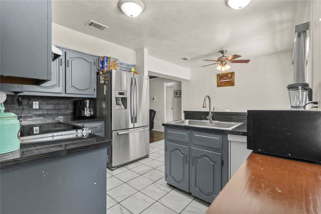 10040 Hymie Circle, Dallas, TX 75217