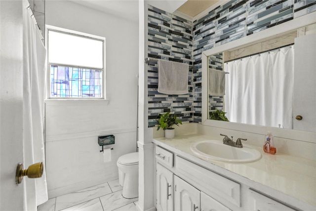 10040 Hymie Circle, Dallas, TX 75217
