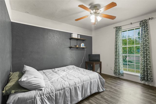 10040 Hymie Circle, Dallas, TX 75217