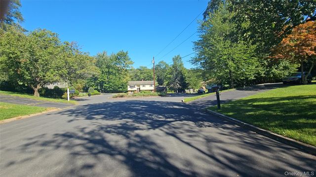 6 Glen Court, Congers, NY 10920