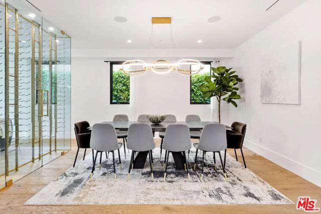 6201 Lindenhurst Avenue, Los Angeles, CA 90048