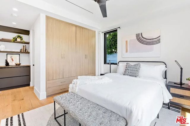 6201 Lindenhurst Avenue, Los Angeles, CA 90048