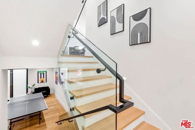 6201 Lindenhurst Avenue, Los Angeles, CA 90048