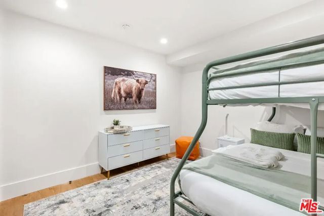 6201 Lindenhurst Avenue, Los Angeles, CA 90048