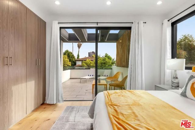 6201 Lindenhurst Avenue, Los Angeles, CA 90048