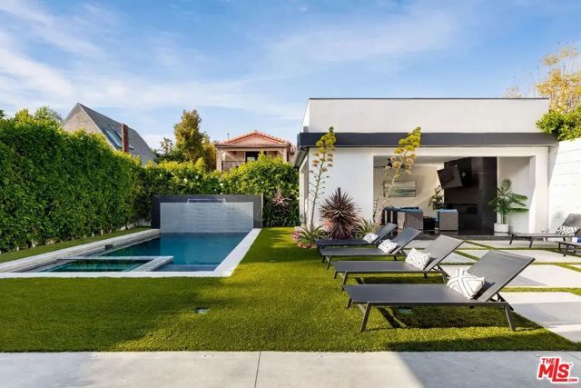 6201 Lindenhurst Avenue, Los Angeles, CA 90048