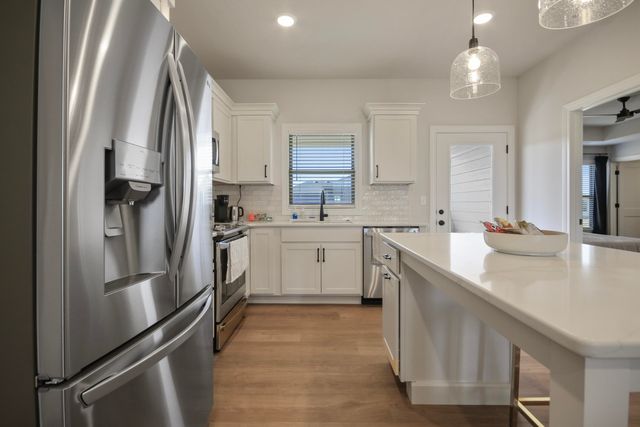 2335 N TRAVELLER DR, Columbia, MO 65202