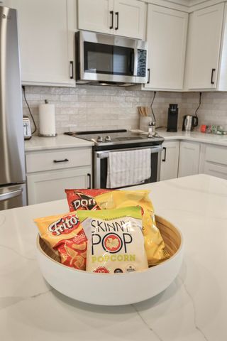 2335 N TRAVELLER DR, Columbia, MO 65202