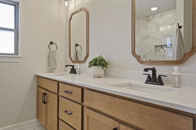 2335 N TRAVELLER DR, Columbia, MO 65202