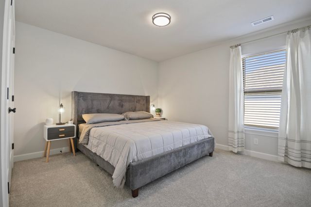 2335 N TRAVELLER DR, Columbia, MO 65202