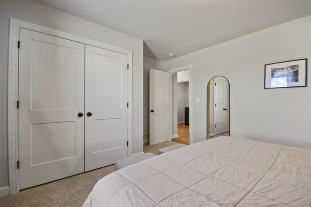 2335 N TRAVELLER DR, Columbia, MO 65202