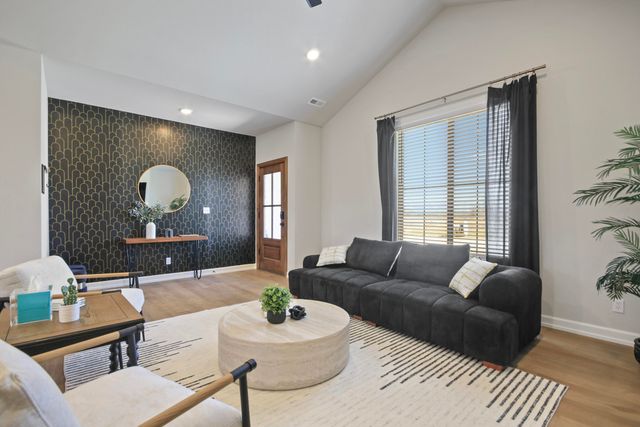 2335 N TRAVELLER DR, Columbia, MO 65202