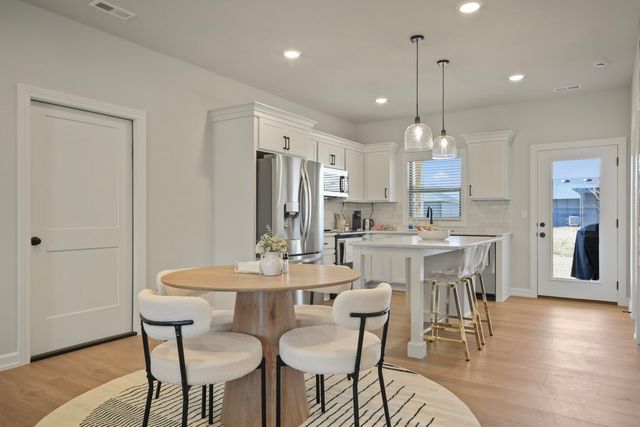 2335 N TRAVELLER DR, Columbia, MO 65202