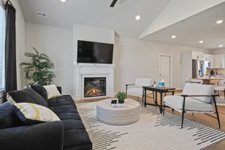 2335 N TRAVELLER DR, Columbia, MO 65202