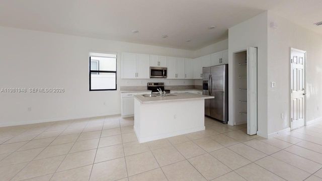 11035 W 35th Way 11035, Hialeah, FL 33018