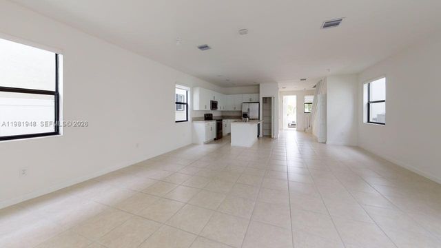 11035 W 35th Way 11035, Hialeah, FL 33018
