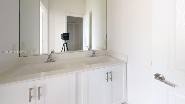 11035 W 35th Way 11035, Hialeah, FL 33018