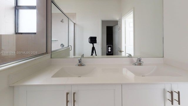 11035 W 35th Way 11035, Hialeah, FL 33018