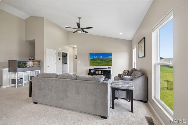 105 Yellowstone Drive, Troy, MO 63379
