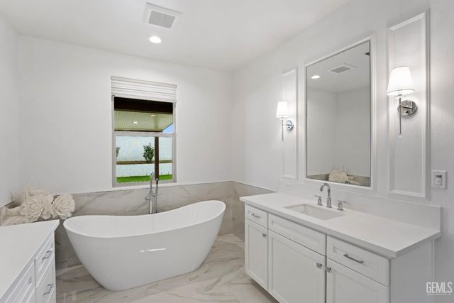 13503 Stonethwaite Lane, Bakersfield, CA 93311