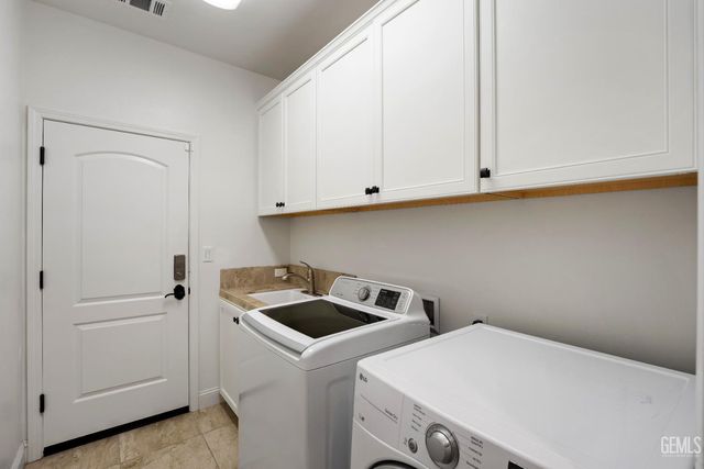 13503 Stonethwaite Lane, Bakersfield, CA 93311